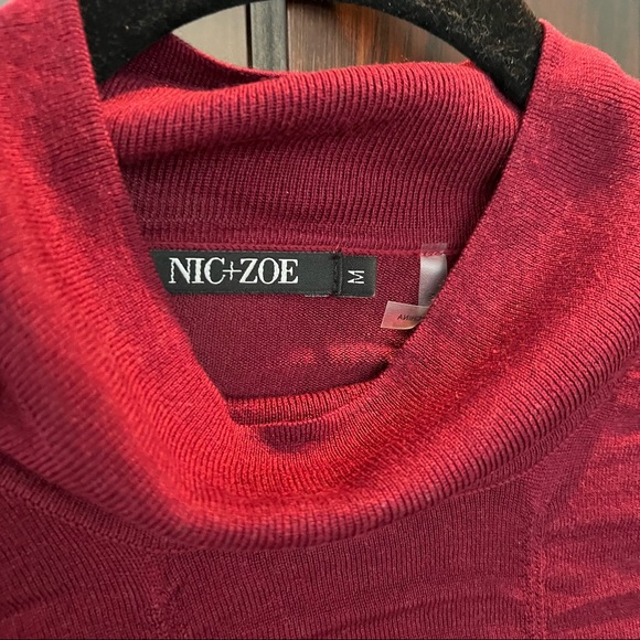 NIC+ZOE - Turtleneck Scrunched UpTop - Picture 10 of 11